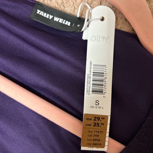 Purple sparkly top - Picture 4 of 5